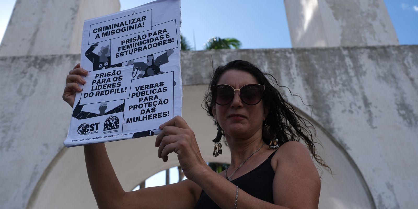 Ato nos Arcos da Lapa pede fim da violência contra mulheres e LGBTQIA+