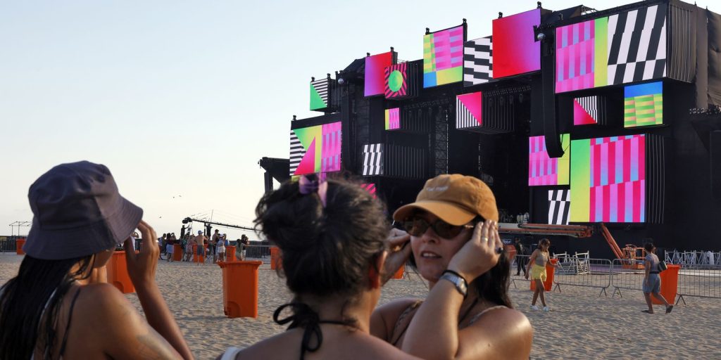 copacabana-ja-vive-clima-de-expectativa-para-a-festa-da-virada