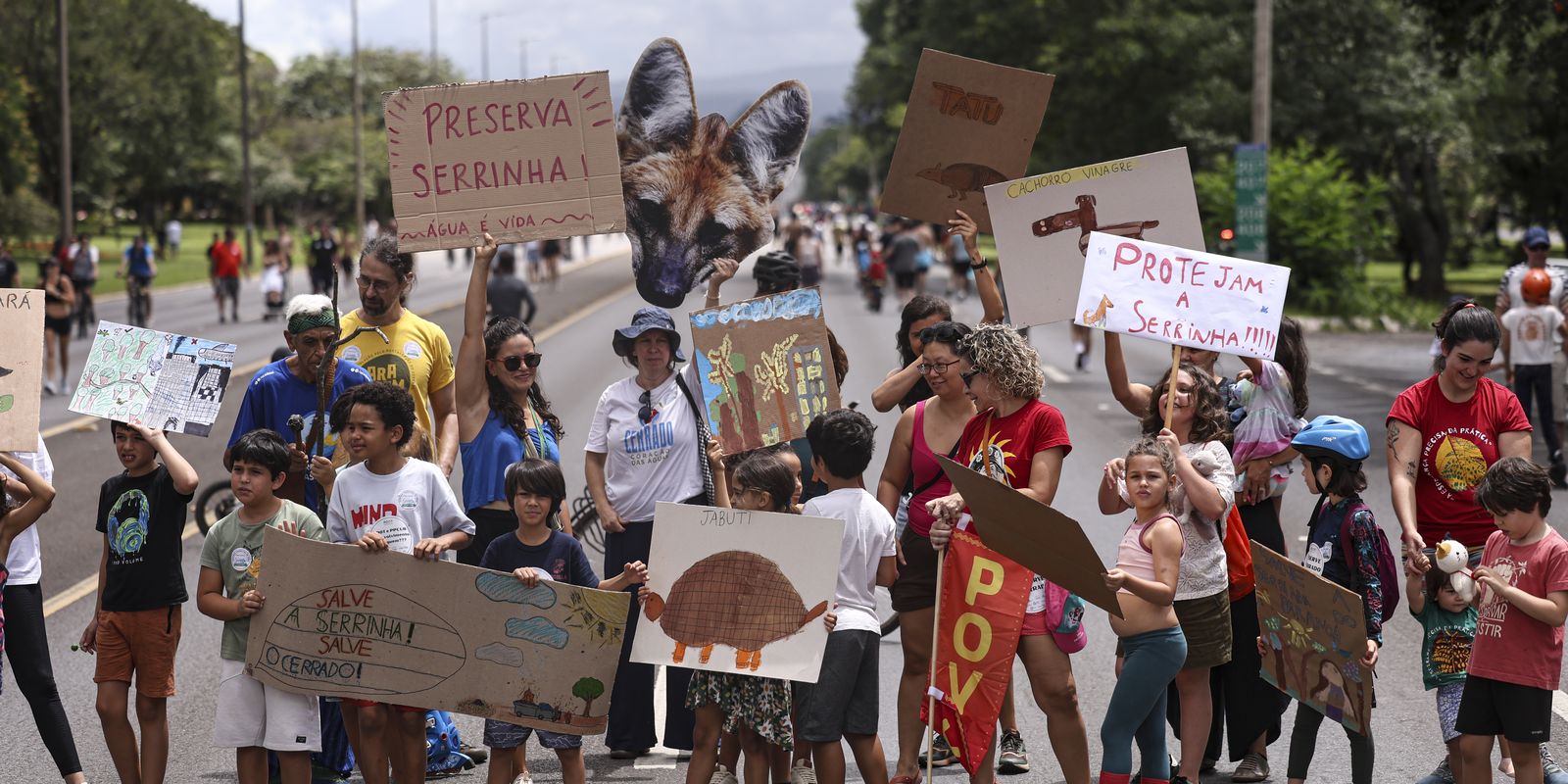protesto-pede-retirada-de-area-ambiental-do-projeto-de-socorro-ao-brb