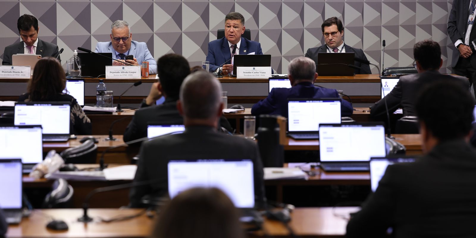 dados-de-vorcaro-foram-reinseridos-no-sistema-da-cpi-do-inss,-diz-pf